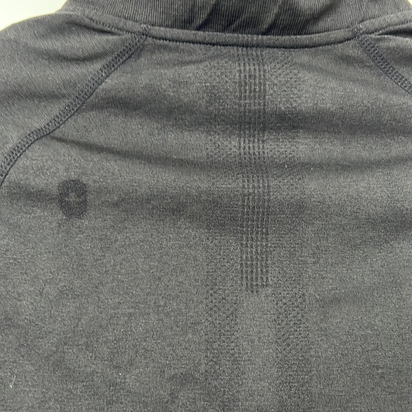 Figs Salta Seamless 1/4 Zip in XS - Picture 5 of 6